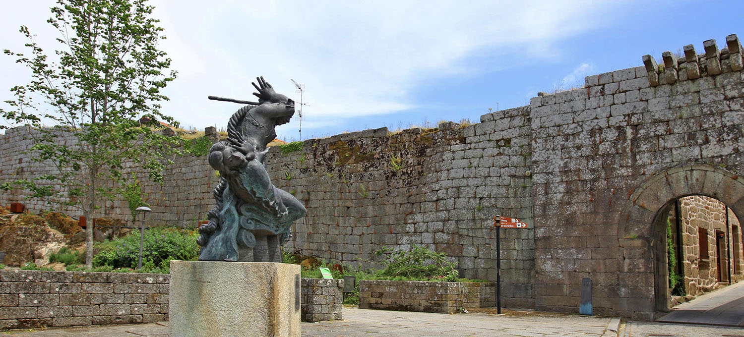 discover-melgaco-ines-negra-estatua-muralha